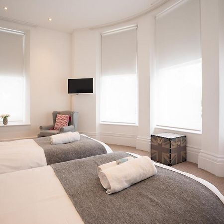 Luxury Seaside Apartment Истборн Екстериор снимка